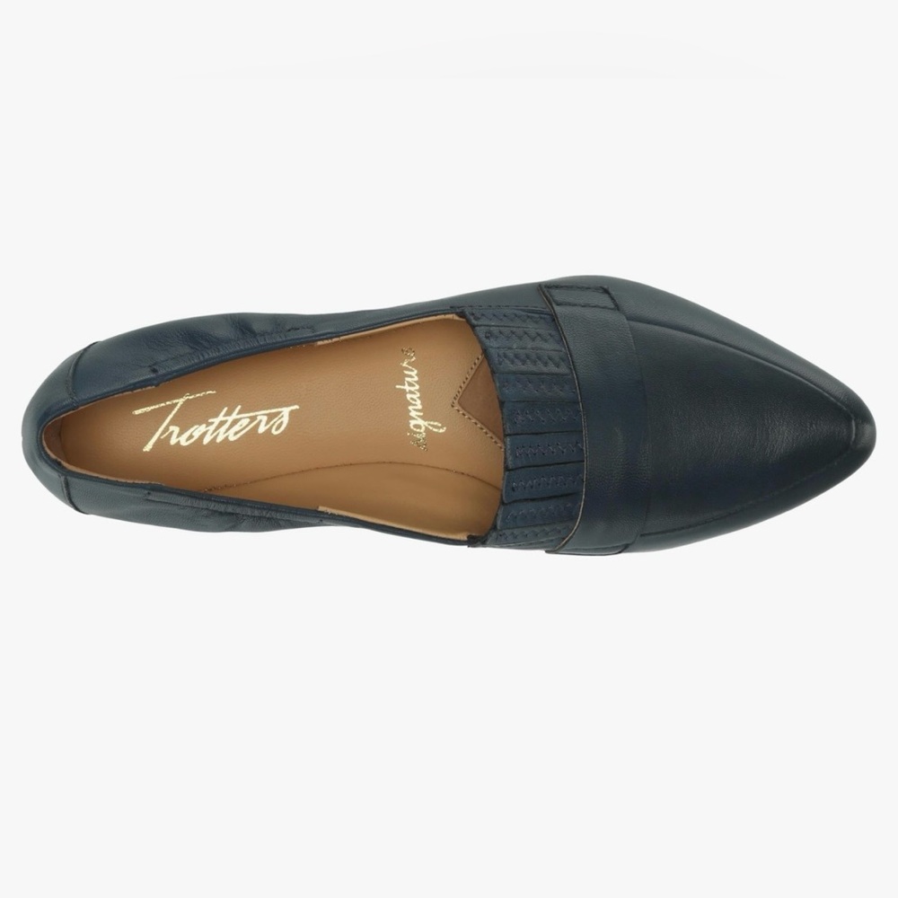 Trotters Classic Navy Flats - Picture 2 of 13